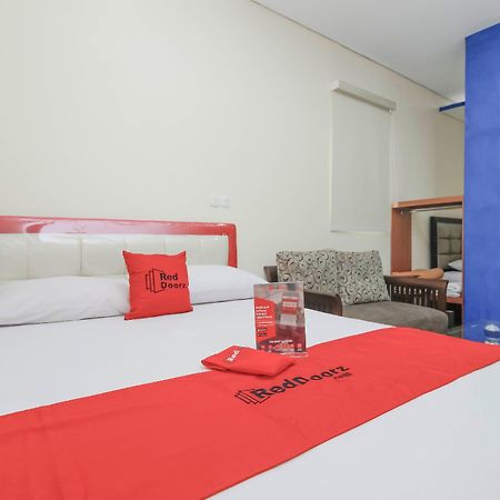 Reddoorz Plus @ Jalan Pemuda Τζακάρτα Εξωτερικό φωτογραφία