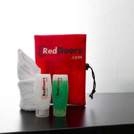 Reddoorz Plus @ Jalan Pemuda Τζακάρτα Εξωτερικό φωτογραφία