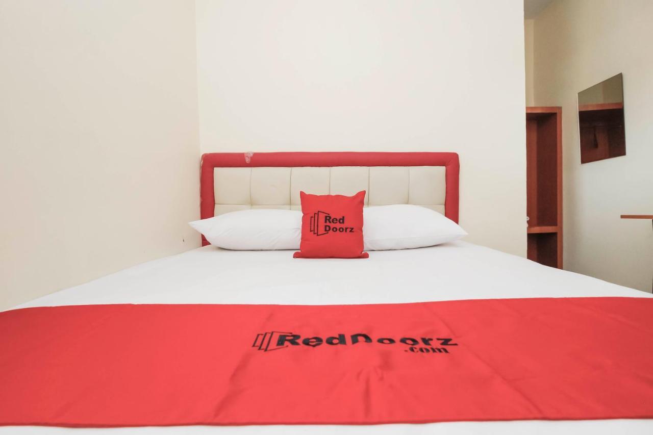 Reddoorz Plus @ Jalan Pemuda Τζακάρτα Εξωτερικό φωτογραφία
