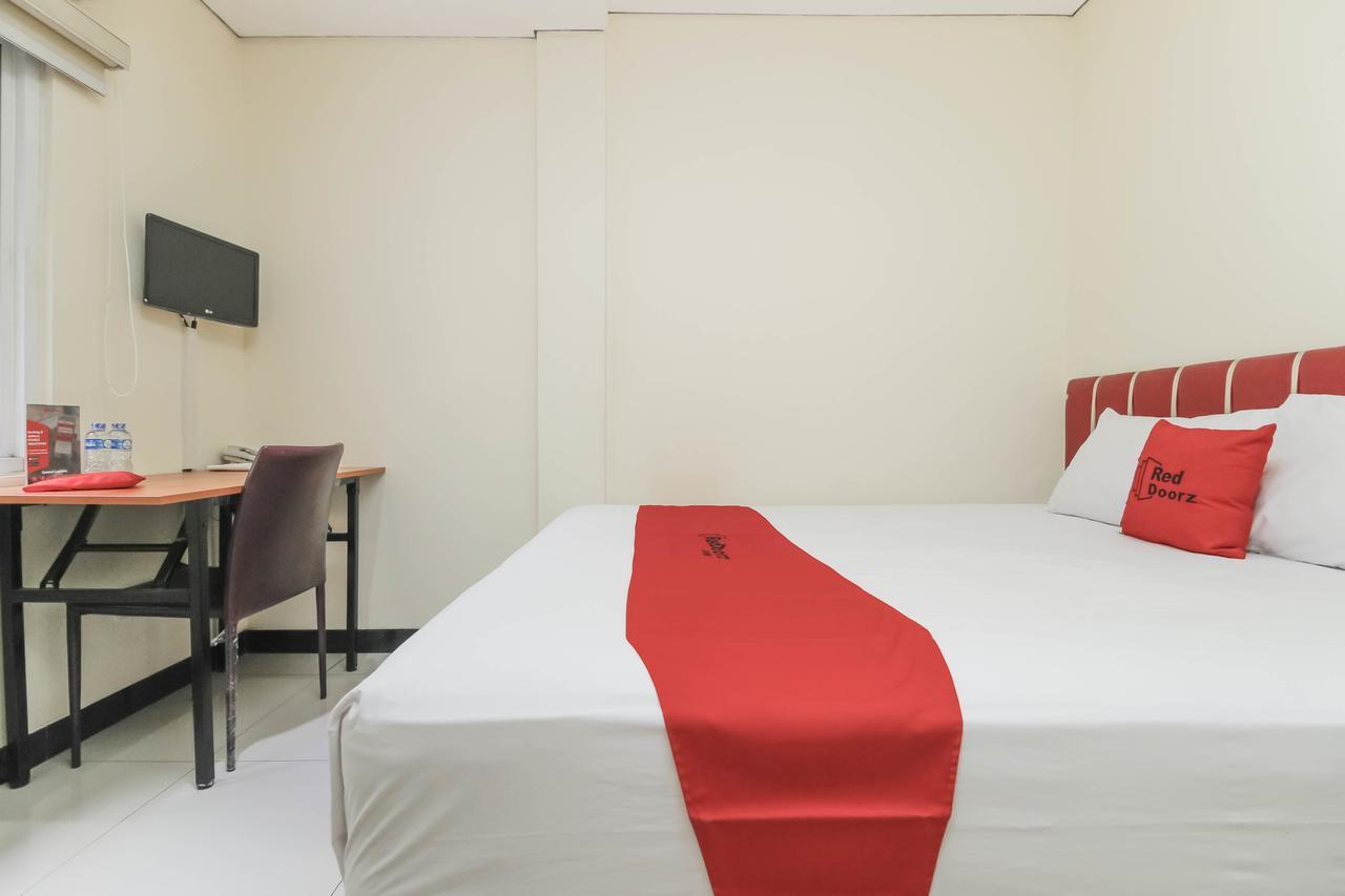 Reddoorz Plus @ Jalan Pemuda Τζακάρτα Εξωτερικό φωτογραφία